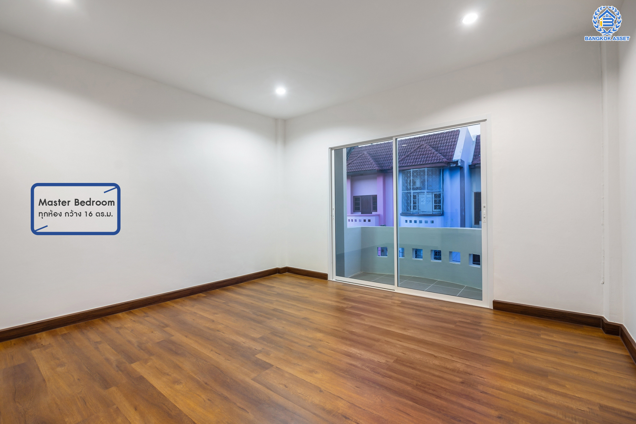 บ้านมือสองตกแต่งใหม่ ม.ศรีบัณฑิต5 บางกรวย ทาวน์เฮ้าส์ 3 ชั้นหลังใหญ่ เนื้อที่ 18 ตร.ว. ทำเลโซนเมือง ฟังก์ชัน 4 ห้องนอน 3 ห้องน้ำ 1 ที่จอดรถ ตอบโจทย์ทุกการเข้าอยู่ พร้อมรองรับครอบครัวขยาย อยู่บนทำเลเชื่อมต่อหลายเส้นทาง ใกล้จุดขึ้นทางด่วน "ศรีรัช" และรถไฟฟ้าสายสีน้ำเงิน "สถานีบางอ้อ"